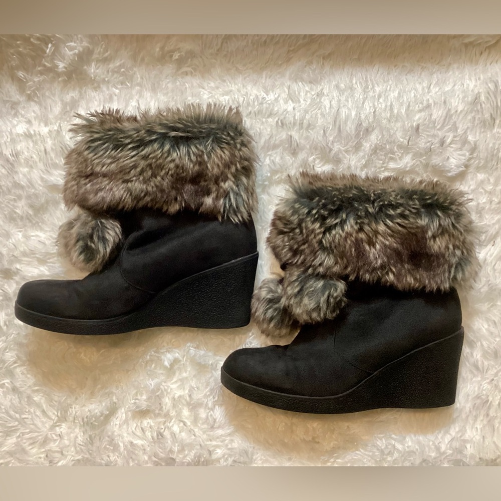 American Eagle Outfitters “Boots With The Fur” Y2K Black Faux Fur Wedge Boots